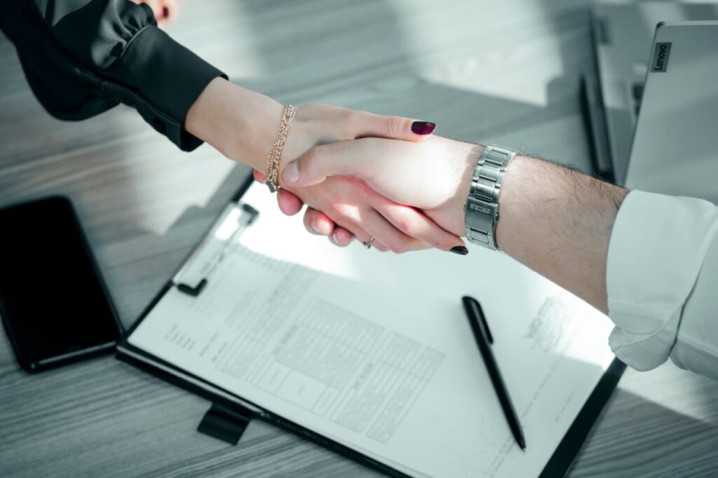 How to get your first freelancing client as a student in Pakistan