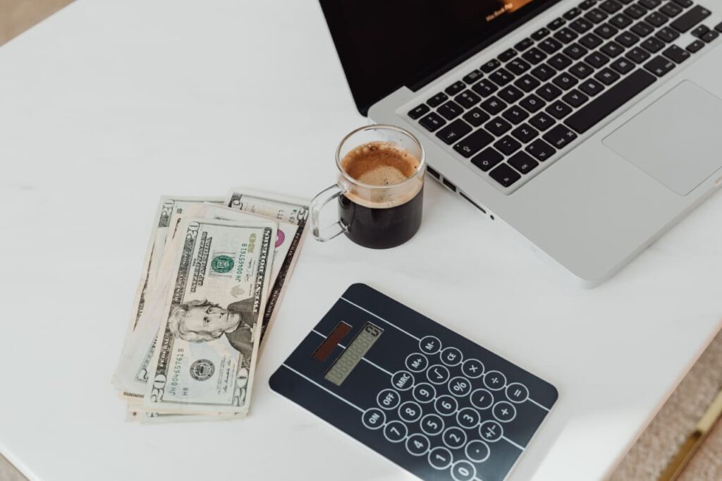 how to price your freelancing services as a student in Pakistan
